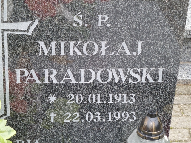Grób Mikołaj Paradowski