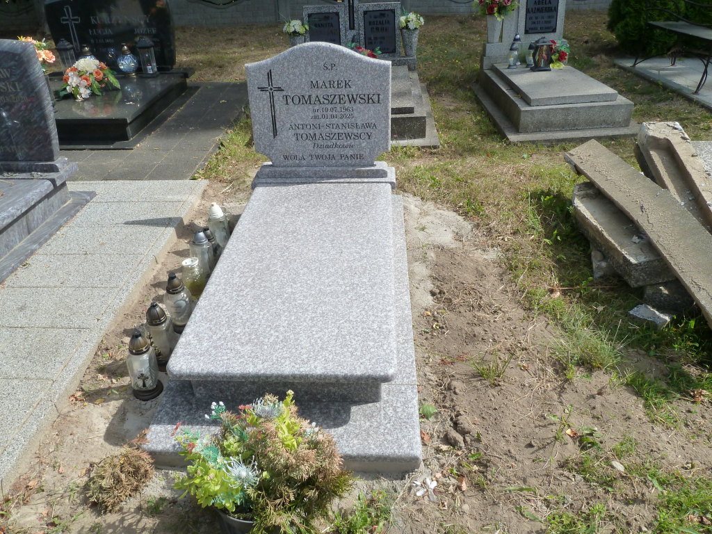 Marek Tomaszewski 1963 Trzebiatów - Grobonet - Wyszukiwarka osób pochowanych